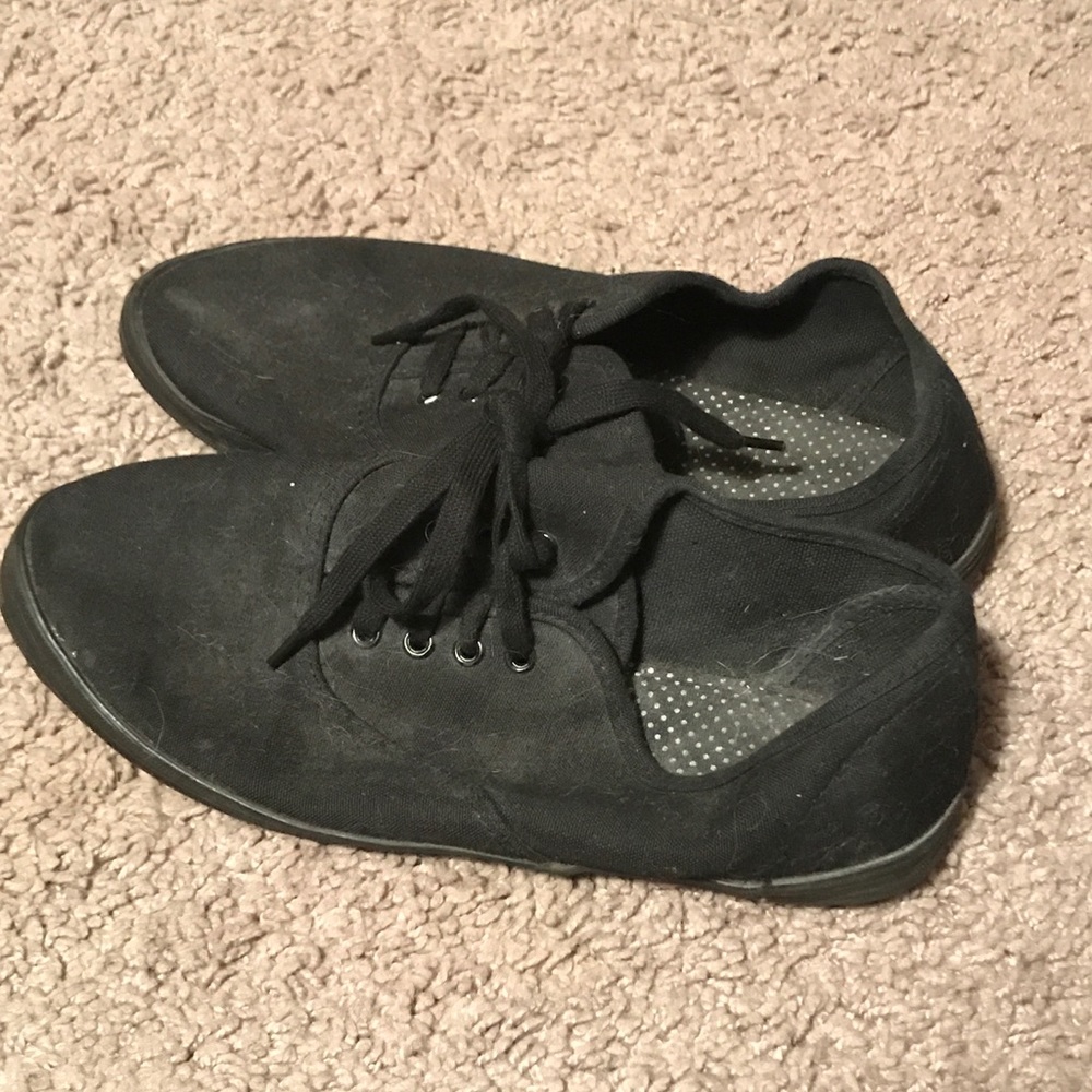 Women’s Size 6 Black Shoes